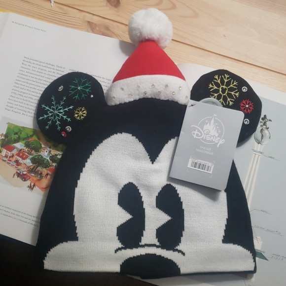 Disney Mickey Mouse Light-Up Adult Hat - Picture 3 of 6